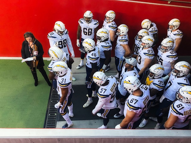 时低头沮丧 时低头沮丧